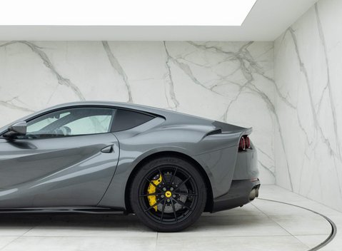 Ferrari 812 Superfast 28