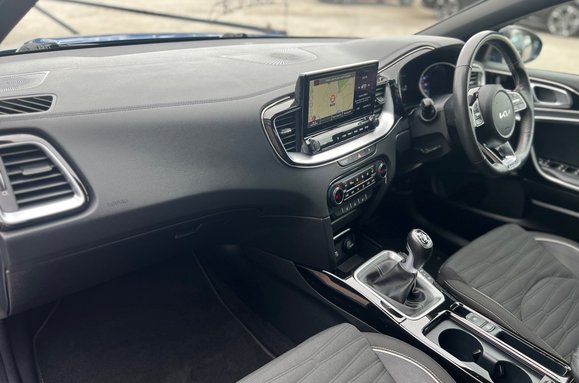 Kia Xceed 1..5 GT-LINE 27