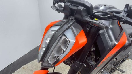 KTM Duke 2021 12K PROJECT BIKE SUPERMOTO SPARES OR REPAIR 890CC 19