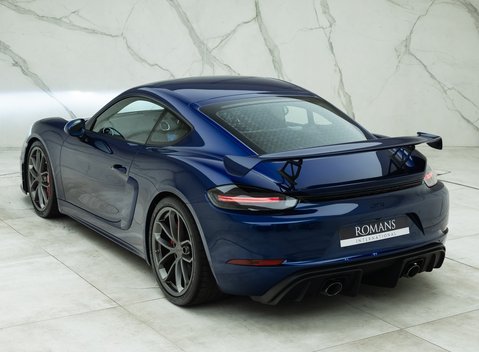 Porsche Cayman GT4 (718) 9