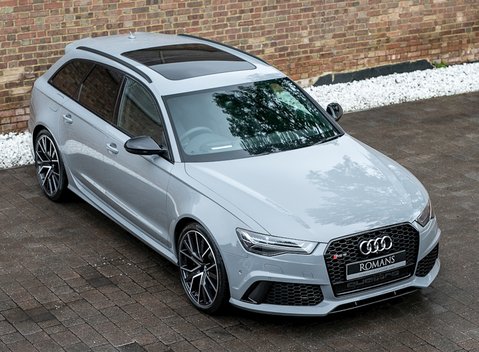 Audi RS6 Avant Performance 8