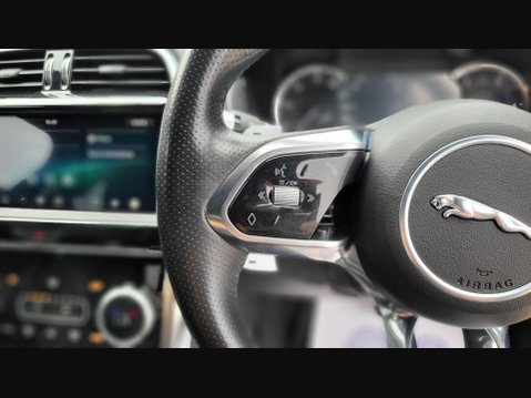 Jaguar XE R-DYNAMIC S 21