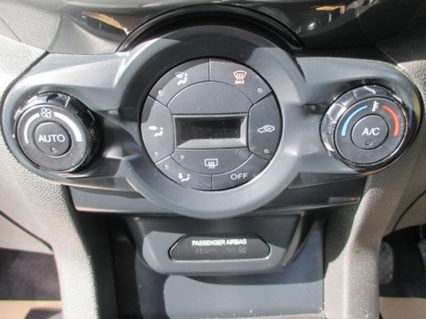Ford Ecosport 1.0T EcoBoost Titanium 2WD Euro 5 (s/s) 5dr 21