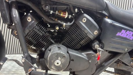 Honda VT 1999 RUNNING PROJECT CRUISER BIKE SPARES OR REPAIR 125CC LEARNER 25