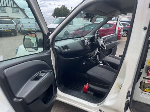 Fiat Doblo 1.2 Doblo 16V REAR ELECTRIC AND RACKING 37