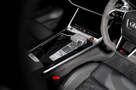 Audi RS6 Avant QUATTRO CARBON BLACK. VAT Q. WARRANTY. HEATED & COOLED SEATS. B & O. 34