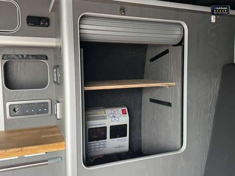Volkswagen Transporter Highline|Camper|4 Berth|4 Belt|Pop Top|Kitchen|Euro 6 17