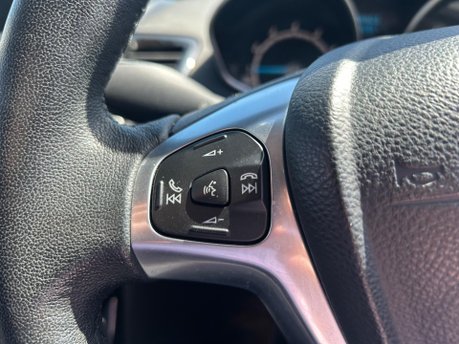 Ford Fiesta TITANIUM X 27