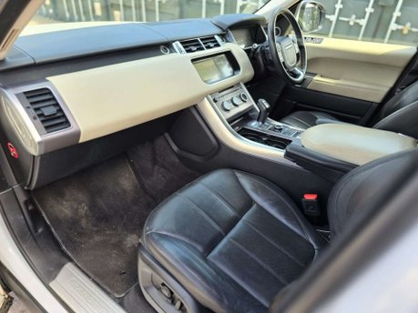 Land Rover Range Rover Sport 3.0 SD V6 HSE SUV 5dr Diesel Auto 4WD Euro 6 (s/s) (306 ps) 30