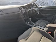 Volkswagen Golf SE NAVIGATION TDI DSG 12