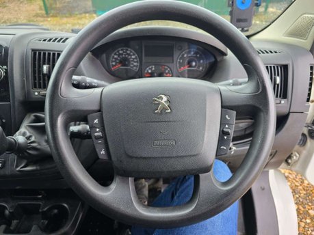 Peugeot Boxer 2.0 BlueHDi 335 Professional Panel Van 5dr Diesel Manual L2 H2 Euro 6 (130  31
