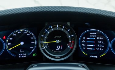 Porsche 911 GT3 TOURING (992) 17