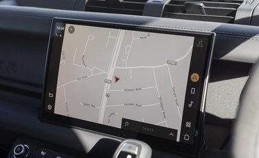 Land Rover Defender 110 V8 20