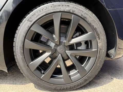 Tesla Model 3 (Dual Motor) Long Range Saloon 4dr Electric Auto 4WDE (346 ps) 16
