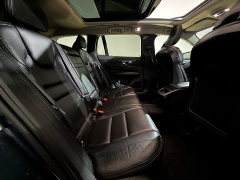 Volvo V60 D4 CROSS COUNTRY AWD 19