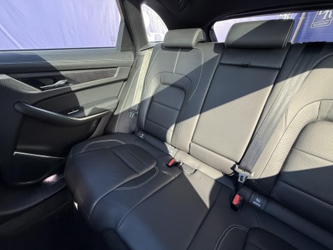 Jaguar F-Pace 2.0 D200 MHEV R-Dynamic Black SUV 5dr Diesel Auto AWD Euro 6 (s/s) (204 ps) 26
