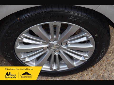 Peugeot 208 1.2 208 Allure 5dr 22