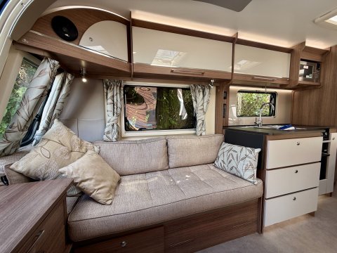 Bailey Unicorn Valencia 16