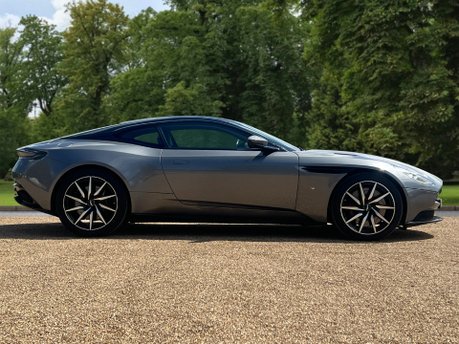 Aston Martin DB11 V12 4