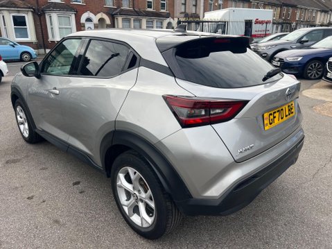 Nissan Juke 1.0 DIG-T N-Connecta DCT Auto Euro 6 (s/s) 5dr 4