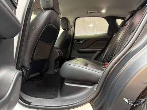 Jaguar F-Pace 2.0 D180 Prestige Auto AWD Euro 6 (s/s) 5dr 73