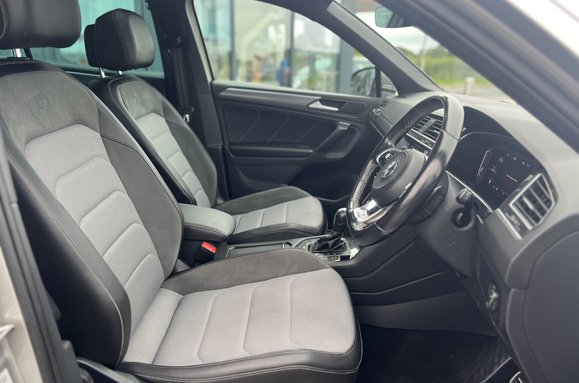 Volkswagen Tiguan R-LINE TECH 2.0 TDI 4MOTION DSG AUTO 13