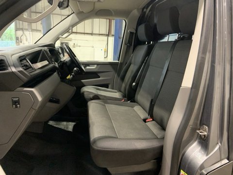 Volkswagen Transporter T28 TDI P/V HIGHLINE 14