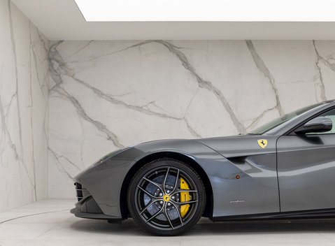 Ferrari F12 Berlinetta 25