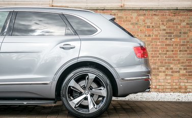 Bentley Bentayga W12 First Edition 26