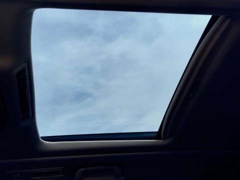 Toyota Vellfire G Edition V6 Sunroof 60