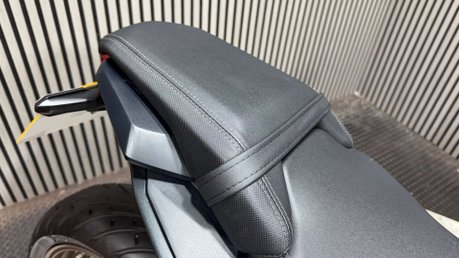 Honda CB650R 2020 NEO SPORT CAFE 9K MODERN CLASSIC 650CC 38