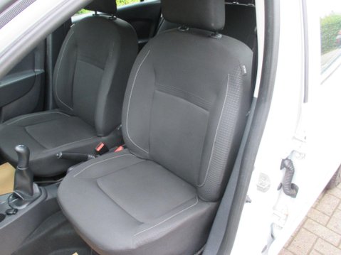 Dacia Sandero 1.0 SCe Ambiance Euro 6 5dr 26