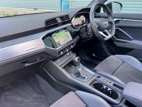Audi Q3 2.0 TFSI 40 Vorsprung S Tronic quattro Euro 6 (s/s) 5dr 36