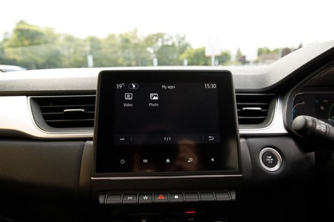 Renault Captur TECHNO E-TECH 27