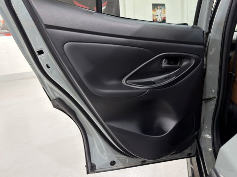 Toyota Yaris Cross PREMIERE EDITION 49