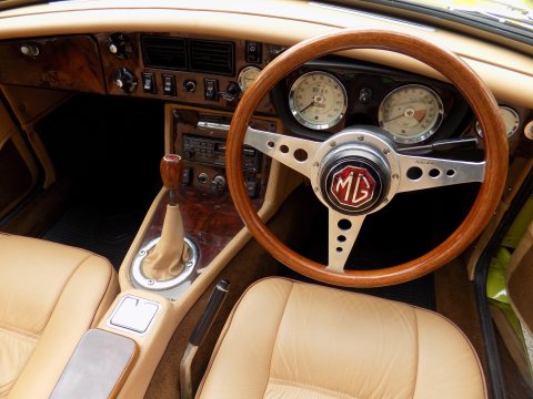 MG B ROADSTER 27