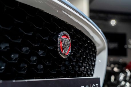 Jaguar F-Type PROJECT 7. 1 OF 250. LIGHTNING SILVER PAINTWORK. LOW MILEAGE. CERAMICS. 52