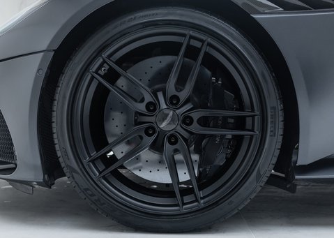 Aston Martin DBS Superleggera