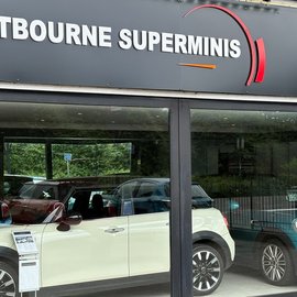 Mini Hatch Cooper 1.5 Petrol Manual Chili / Media XL 3 door - SAT NAV + APPLE CAR PLAY