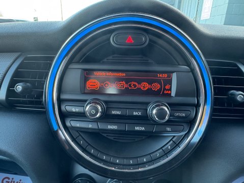 Mini Cooper 1.5 Cooper Steptronic Euro 6 (s/s) 3dr 39