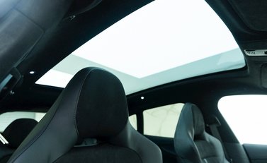 Aston Martin DBX 707 11