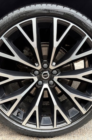 Volvo XC60 B4 R-DESIGN PRO AWD - 22 INCH ALLOY WHEELS - CRYSTAL WHITE PAINT 
