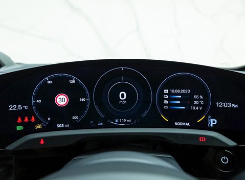 Porsche Taycan GTS Sport Turismo 17