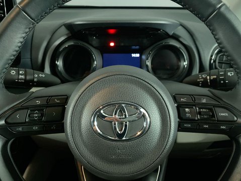 Toyota Yaris 1.5 VVT-h Excel Hatchback 5dr Petrol Hybrid E-CVT Euro 6 (s/s) (116 ps) Air 22