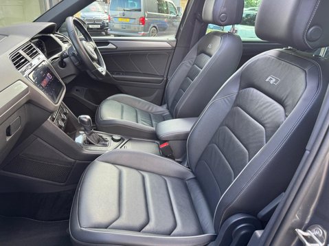 Volkswagen Tiguan R-LINE TECH TSI 4MOTION DSG 43