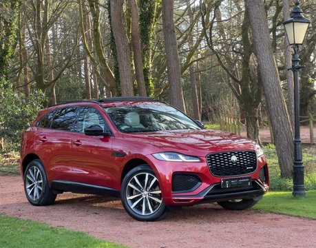 Jaguar F-Pace R-DYNAMIC BLACK 1