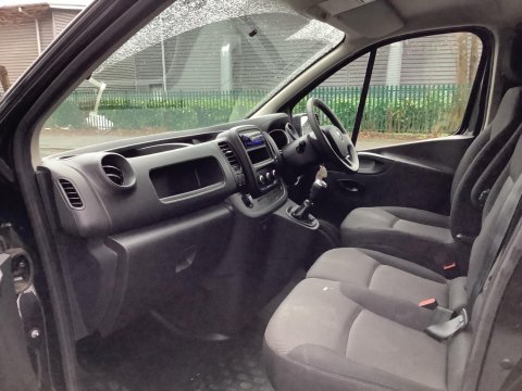 Renault Trafic 2.0 dCi ENERGY 30 Business+ LWB Standard Roof Euro 6 (s/s) 5dr 14