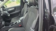 Volvo XC40 2.0 T4 Momentum SUV 5dr Petrol Auto AWD Euro 6 (s/s) (190 ps) 43