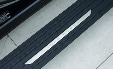 Land Rover Range Rover P510e First Edition 27