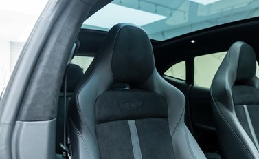 Aston Martin DBX 707 12